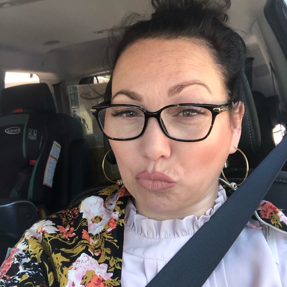 Meet your Posher, Jenipher
